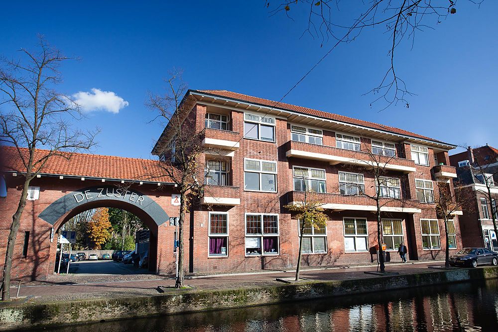 De Zuster De Zuster